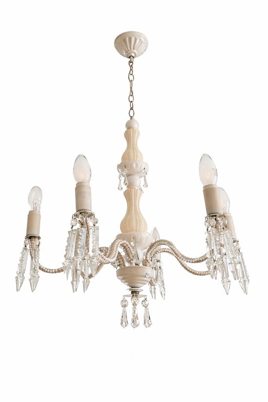 Gaiša lustra ar kristāliem